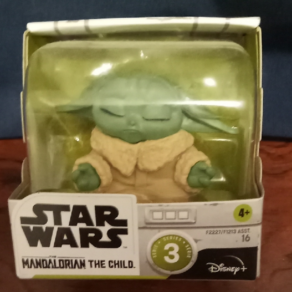 Star Wars The Child Green and Cream Toy Figure